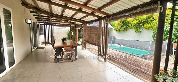 Charmante maison meublée et équipée de 200 m², sur un terrain de 168 toises à Tamarin