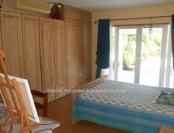 For sale - Beautiful furnished house of 600 m2 in Black River.