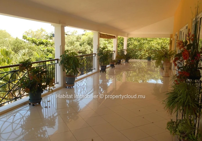 For sale - Beautiful furnished house of 600 m2 in Black River.