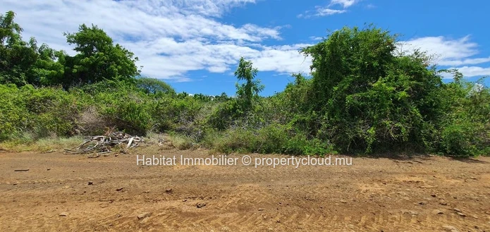 For sale - Agricultural land of 1 acre 28 in Saint Antoine near the residential area of “Petit Village”.