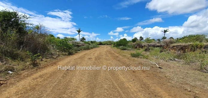 For sale - Agricultural land of 1 acre 28 in Saint Antoine near the residential area of “Petit Village”.