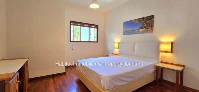 This luxurious contemporary furnished and equipped apartment of 151 m2 is located in a quiet and highly residential a...