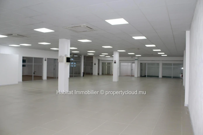 A vendre - Bâtiment commercial non-meublé de 1420 m2 bien situé à Phoenix.