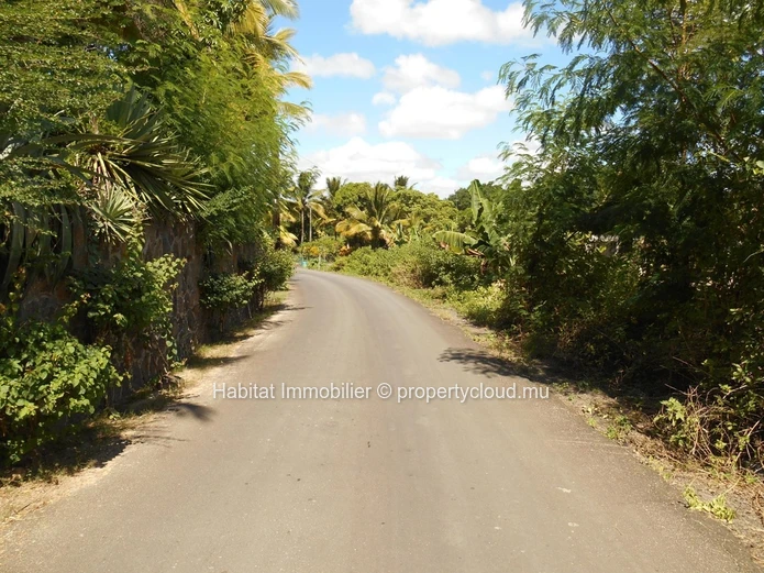 FOR SALE - Nice residential plot of land of 1298 toises in Grand Gaube