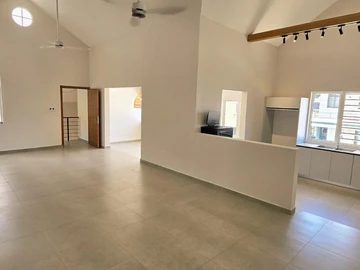6 Bedroom Villa