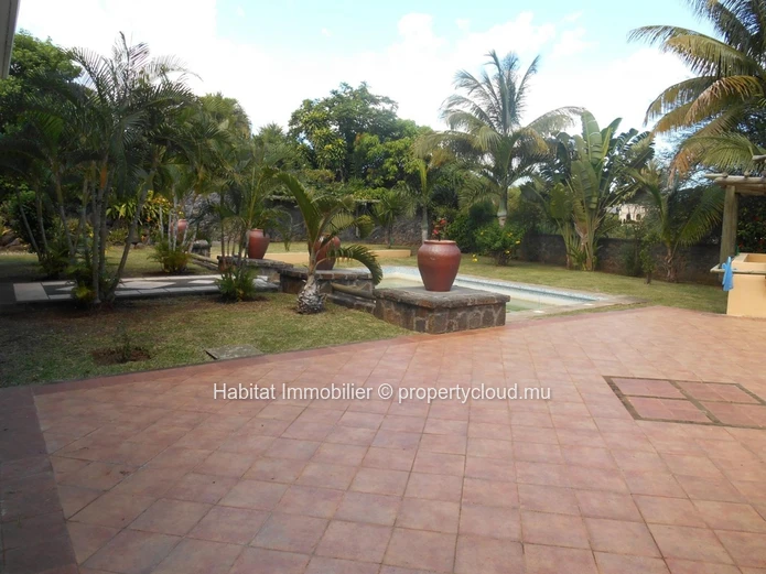 For sale - Beautiful furnished house of 600 m2 in Black River.