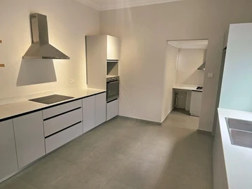 6 Bedroom Villa