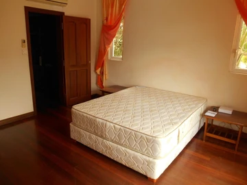 5 Bedroom Villa