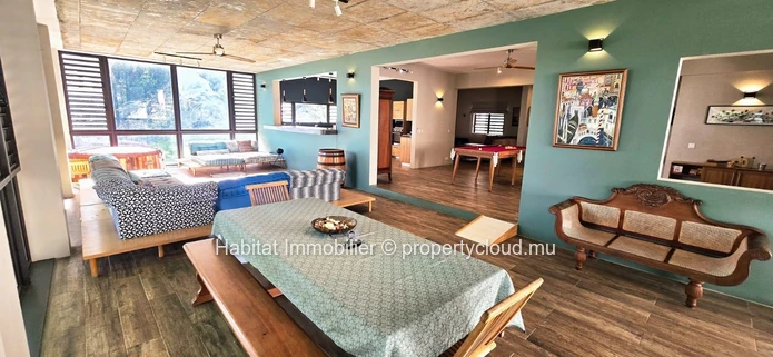 TO RENT - Charming furnished and equipped house of 500 m2 on a plot of land of 1,000 m2 (263 toises) is located in a ...