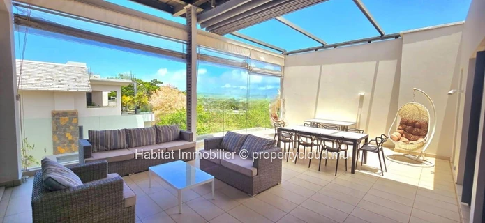 Splendide penthouse de 229 m², meublé et équipé, situé dans le domaine exclusif d'Azuri 