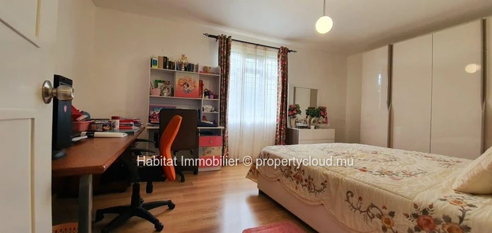 A VENDRE - Maison familiale meublée et équipée de 343 m2 sur un terrain de 133 toises située dans le morcellement rép...
