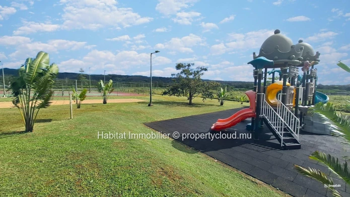Terrain à vendre dans la communauté sécurisée d'Avalon Golf Estate, à Bois Chéri