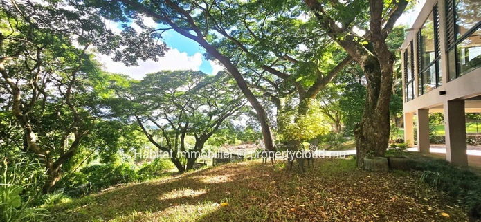 TO RENT - Charming furnished and equipped house of 500 m2 on a plot of land of 1,000 m2 (263 toises) is located in a ...