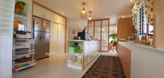 A VENDRE - Maison familiale meublée et équipée de 343 m2 sur un terrain de 133 toises située dans le morcellement rép...
