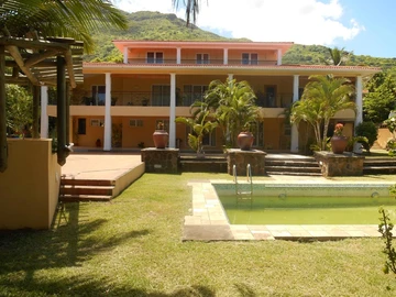 5 Bedroom Villa