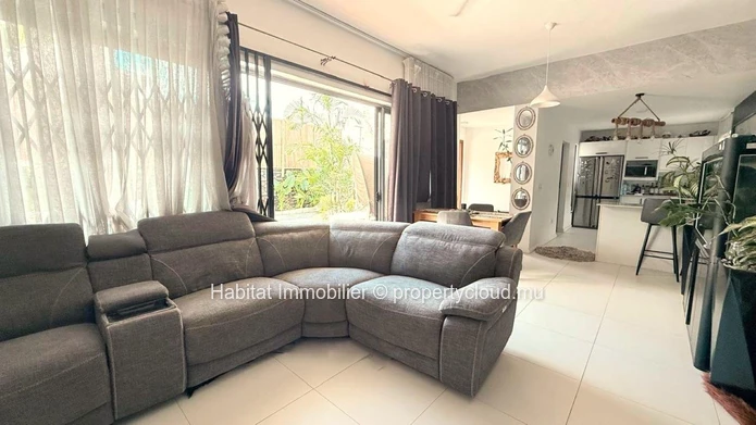 Charming house with inside outside living