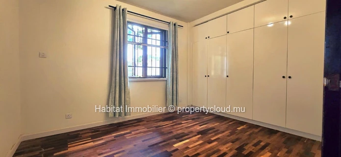 Bel appartement non meublé de 132 m² idéalement situé au rez-de-chaussée d'une résidence à Montagne Ory, Moka