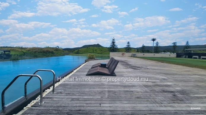 Terrain à vendre dans la communauté sécurisée d'Avalon Golf Estate, à Bois Chéri