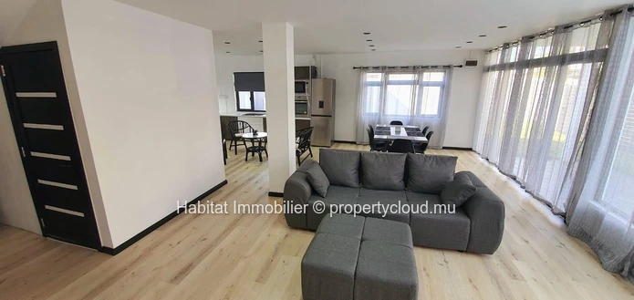 To rent : Duplex of 151 m² in Mont Choisy at 5 minutes walk from the beach