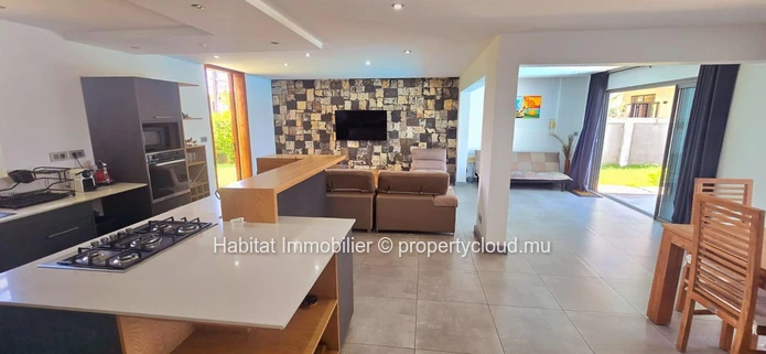 Discover this charming family house furnished and equipped of 310 m² on a plot of land of 222 toises, ideally located...