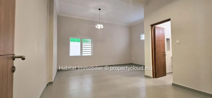 Superb unfurnished house of 364 m² on a plot of 93 toises at Rose-Hill