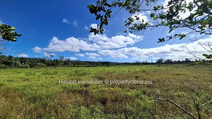 Terrain à vendre dans la communauté sécurisée d'Avalon Golf Estate, à Bois Chéri