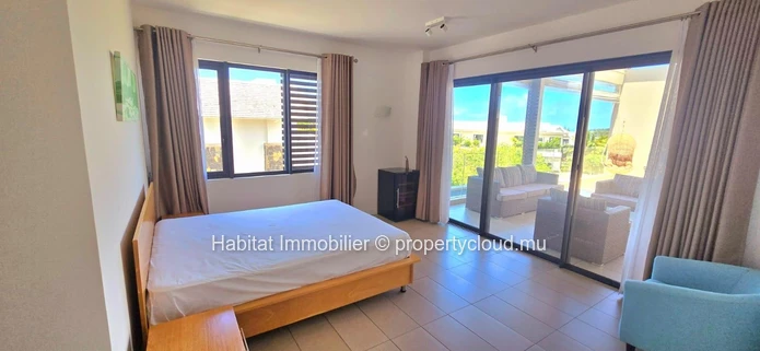 Stunning penthouse of 229 m², furnished and equipped, located in the exclusive Azuri estate