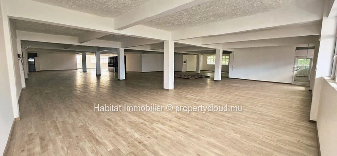 A louer : Bureau spacieux non-meublé de 929 m² à Port-Louis