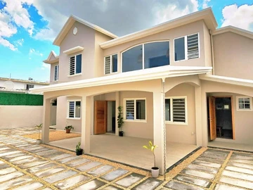 6 Bedroom Villa