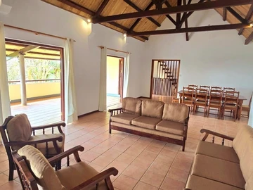 6 Bedroom Villa