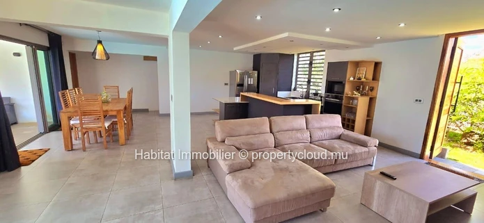 Discover this charming family house furnished and equipped of 310 m² on a plot of land of 222 toises, ideally located...