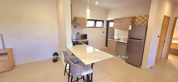 Cet appartement meublé et équipé de 143 m², avec ascenseur, est situé à Moka