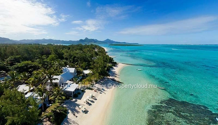 Project of new modern duplexes of 184 m², located in the heart of Pointe d'Esny