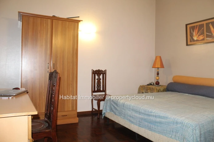 FOR SALE - Unfurnished single storey house of 464 m2 in Gentilly in Moka.