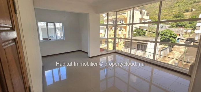 Bureau 163 m² situé à Port-Louis, à proximité de l'hôpital Jeetoo