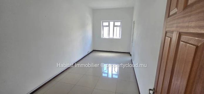 Bureau 163 m² situé à Port-Louis, à proximité de l'hôpital Jeetoo