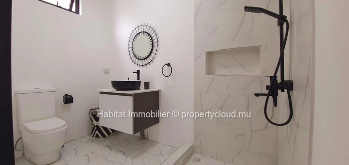 To rent : Duplex of 151 m² in Mont Choisy at 5 minutes walk from the beach