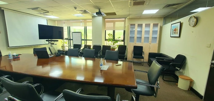 A VENDRE - Un grand espace bureau climatisé haut de gamme non-meublé de 619 m2 situé dans le centre-ville de Port-Louis
