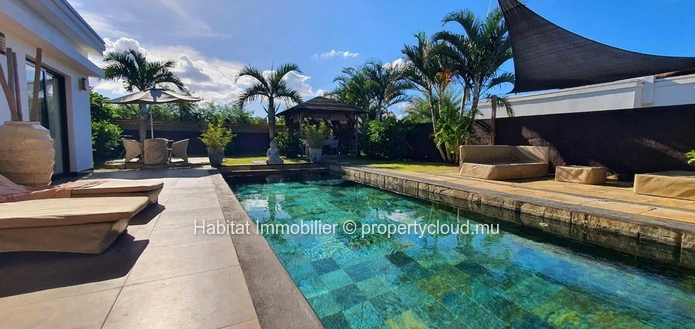 A VENDRE - Somptueuse villa contemporaine meublée et équipée de plain-pied de 267m2 à Pointe aux Piments