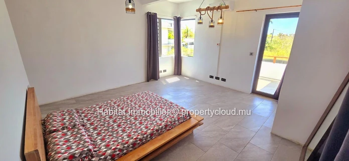 Discover this charming family house furnished and equipped of 310 m² on a plot of land of 222 toises, ideally located...