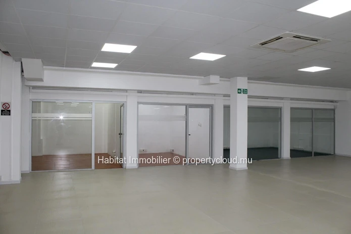 A vendre - Bâtiment commercial non-meublé de 1420 m2 bien situé à Phoenix.
