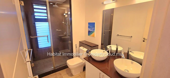 To rent : Beautiful apartment of 127 m², furnished and equipped, nestled in the heart of the prestigious domain of Az...