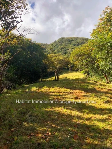 FOR SALE - Beautiful plot of land of 83 toises enjoying an exceptional view of the mountain, located at Domaine de La...