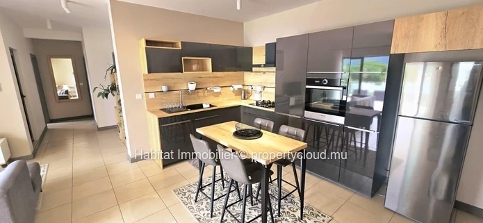 To rent: This charming contemporary furnished and equipped apartment of 108 m² in Helvétia 