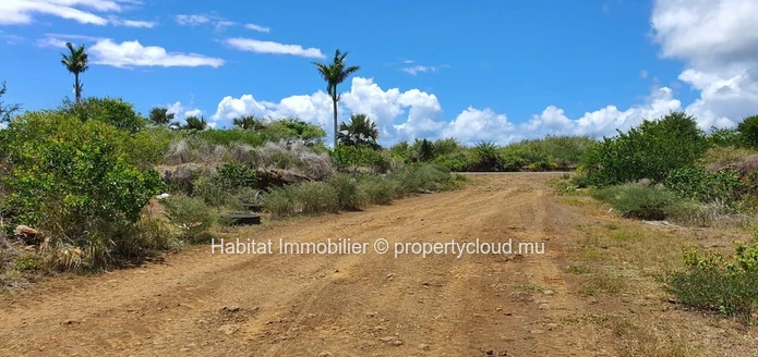 For sale - Agricultural land of 1 acre 28 in Saint Antoine near the residential area of “Petit Village”.