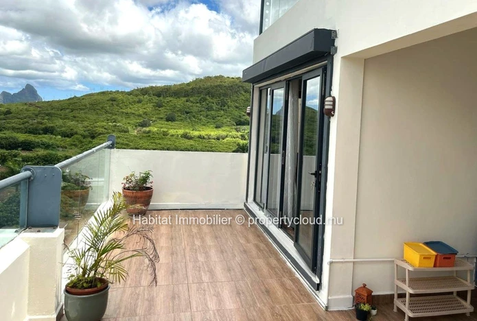 Discover stylish and comfortable living in this fully furnished duplex penthouse, perfectly combining space, practica...