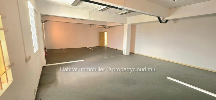 A louer : Bureau spacieux non-meublé de 1161 m² à Port-Louis