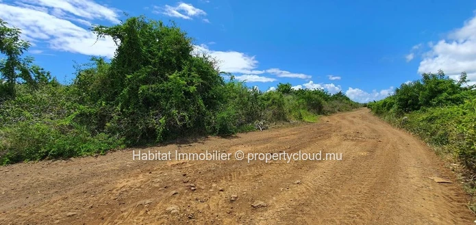 For sale - Agricultural land of 1 acre 28 in Saint Antoine near the residential area of “Petit Village”.