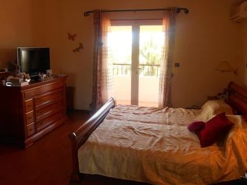 5 Bedroom Villa