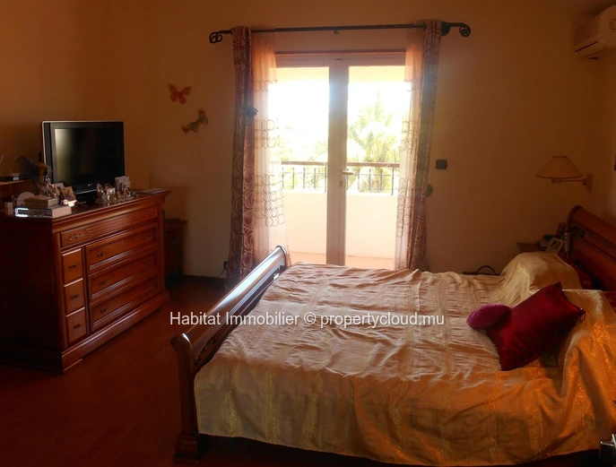 For sale - Beautiful furnished house of 600 m2 in Black River.